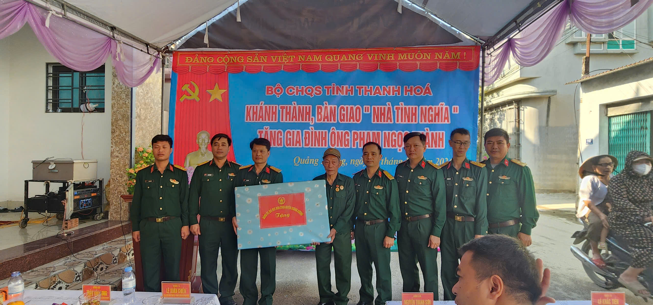 Anh-tin-bai